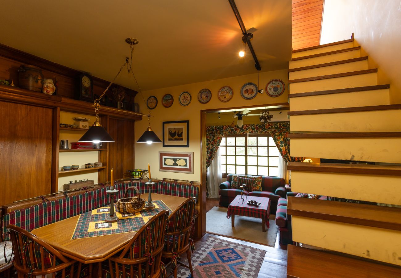 Apartamento em Gramado - 3D acolhedor na esq Lago Joaquina (600m da R Torta)