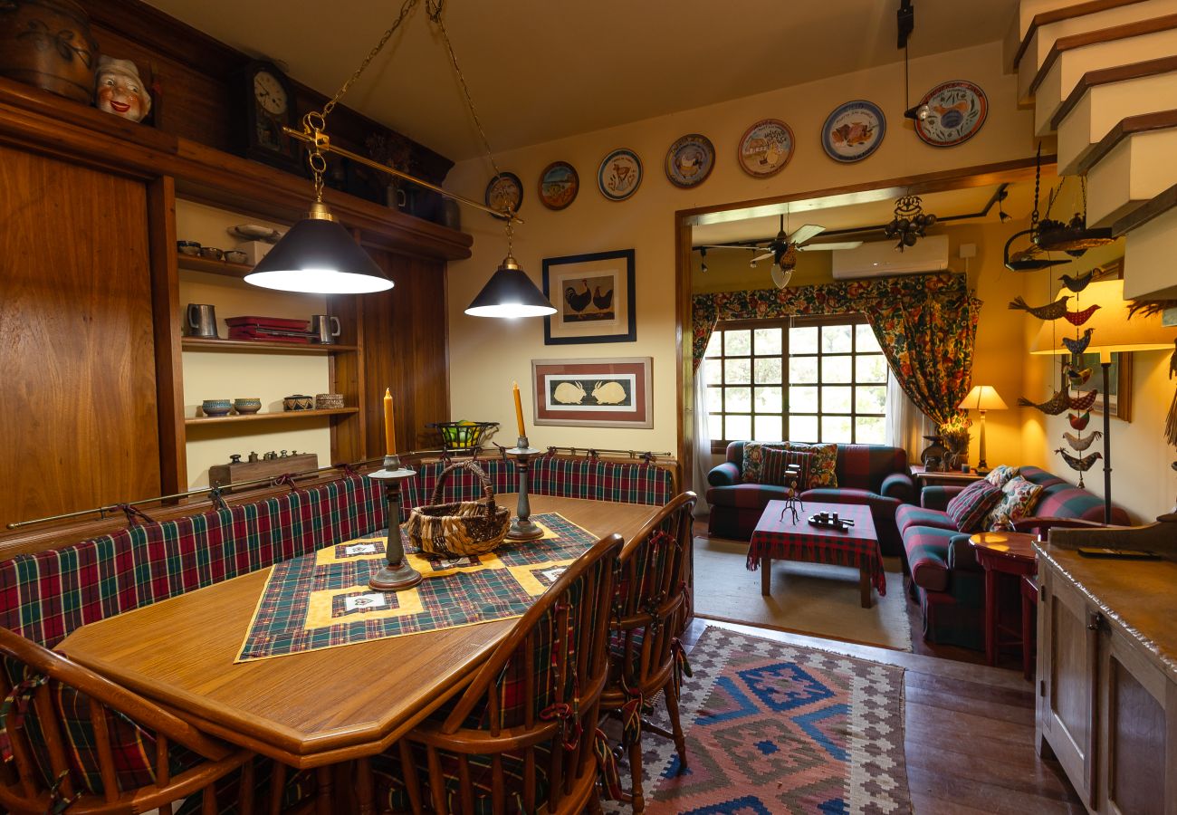 Apartamento em Gramado - 3D acolhedor na esq Lago Joaquina (600m da R Torta)