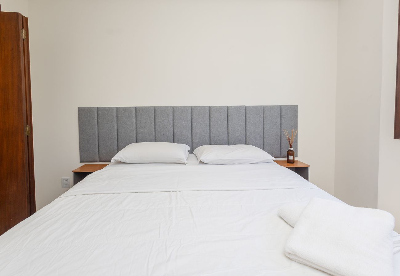 Apartamento em Gramado - Amplo AP térreo 4 suítes a 600m da Rua Coberta