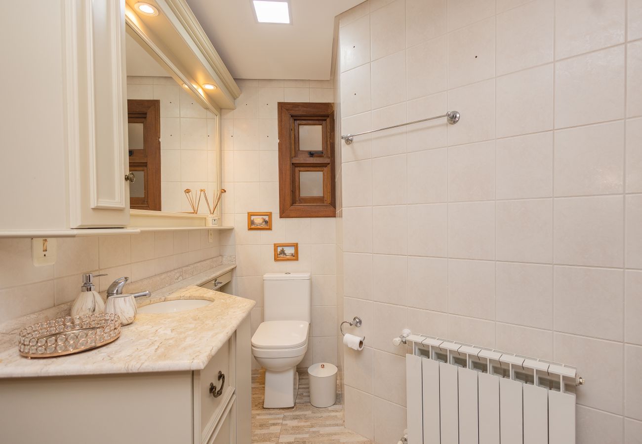 Apartamento em Gramado - Amplo AP térreo 4 suítes a 600m da Rua Coberta