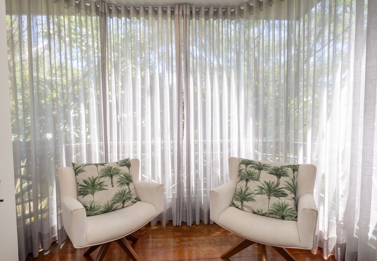 Apartamento em Gramado - Amplo AP térreo 4 suítes a 600m da Rua Coberta