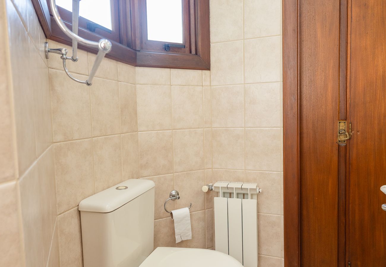 Apartamento em Gramado - Amplo AP térreo 4 suítes a 600m da Rua Coberta