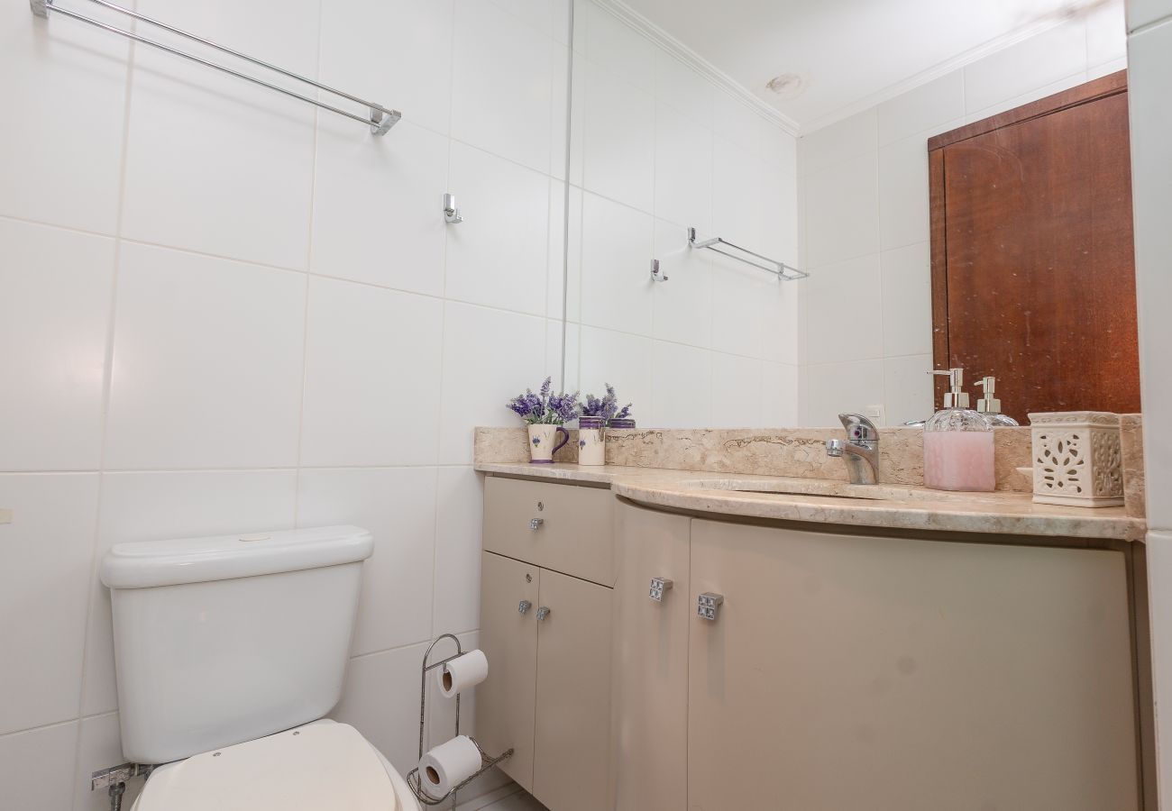 Apartamento em Gramado - Ap 2 quartos (1 suite com banheira) a 1km da R Coberta