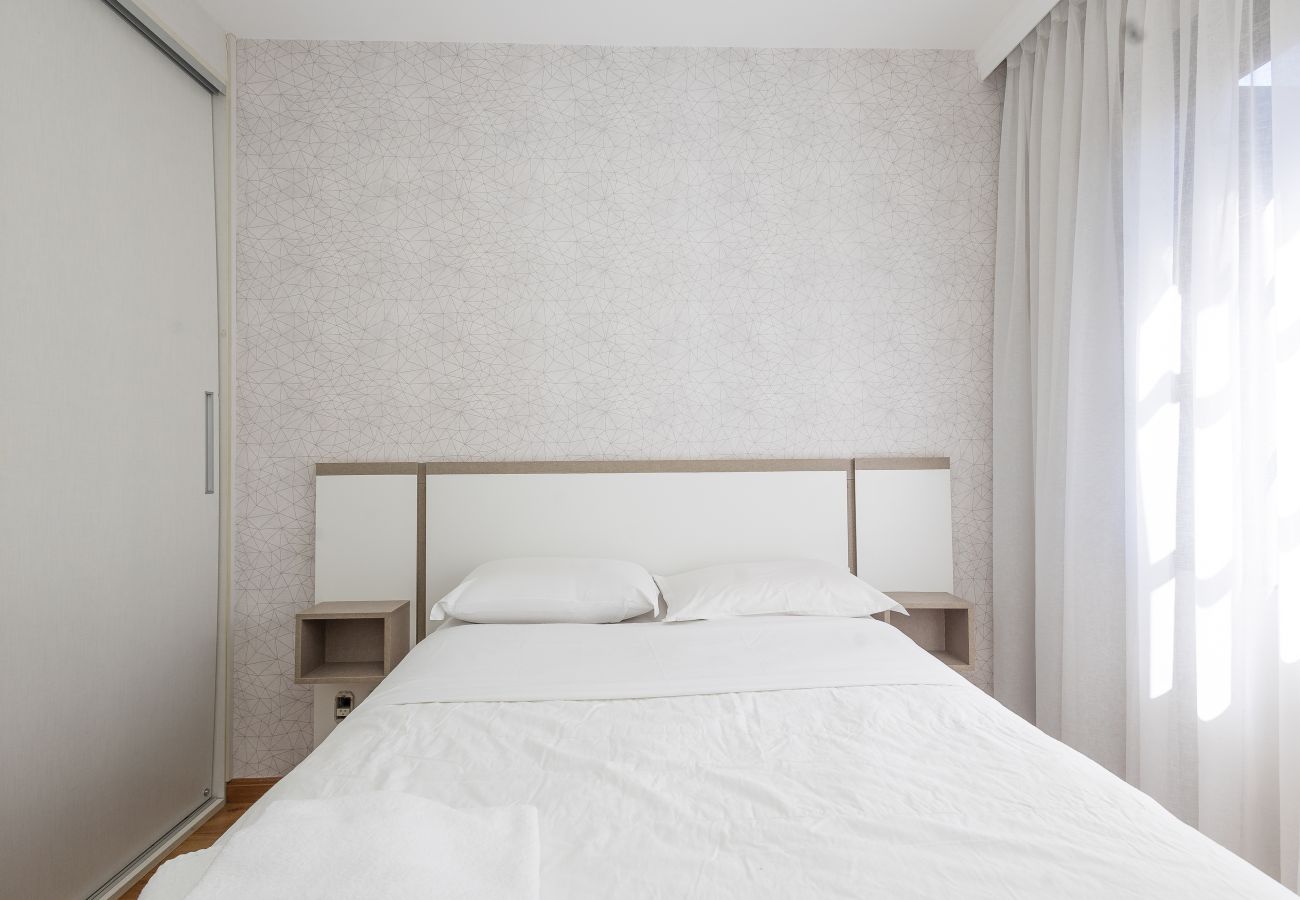 Apartamento em Gramado - Ap 2 quartos (1 suite com banheira) a 1km da R Coberta