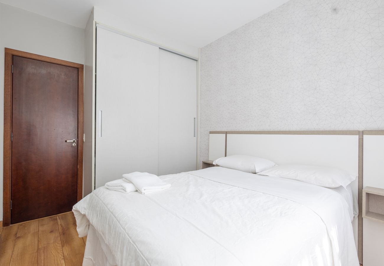 Apartamento em Gramado - Ap 2 quartos (1 suite com banheira) a 1km da R Coberta