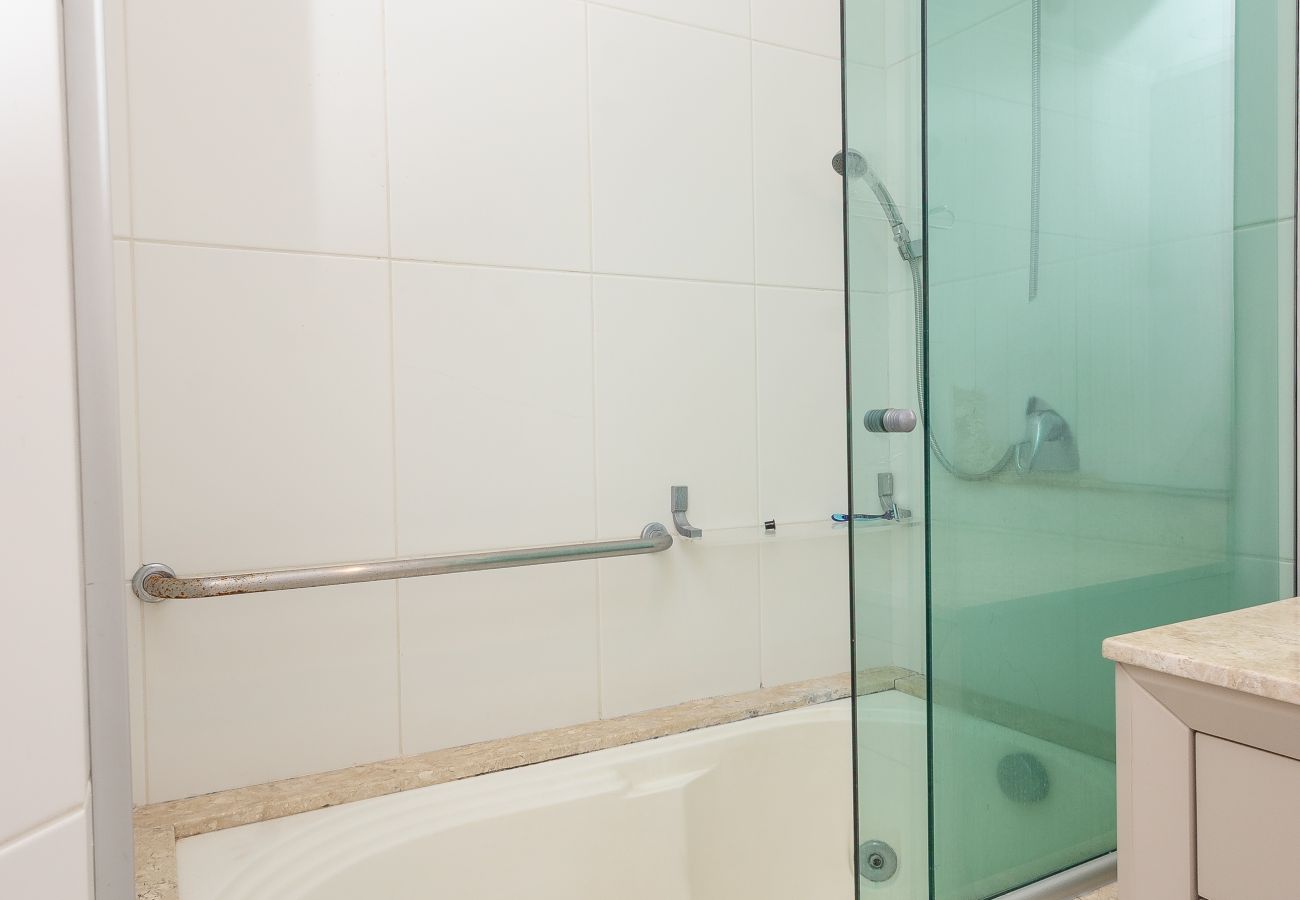 Apartamento em Gramado - Ap 2 quartos (1 suite com banheira) a 1km da R Coberta