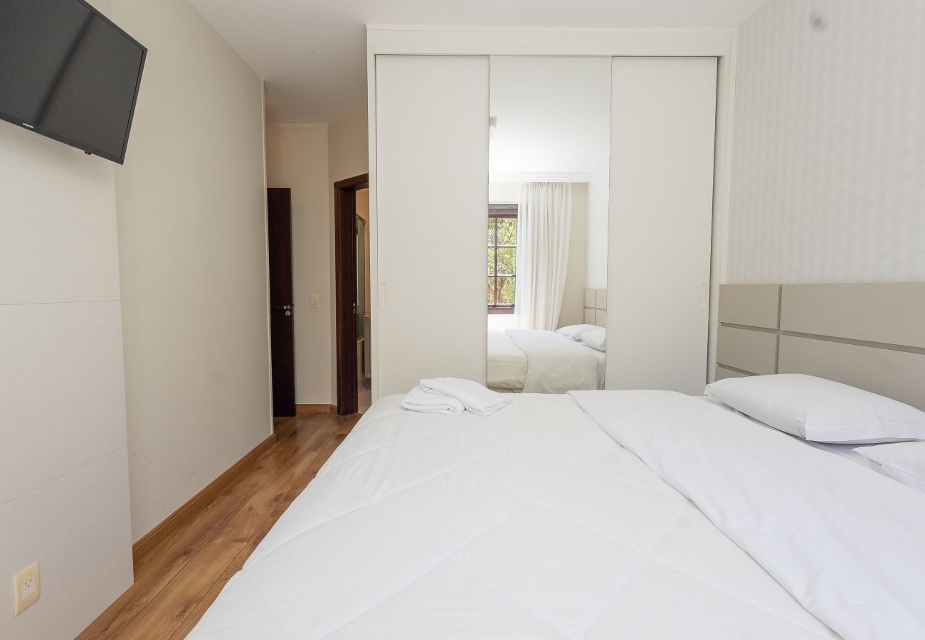 Apartamento em Gramado - Ap 2 quartos (1 suite com banheira) a 1km da R Coberta