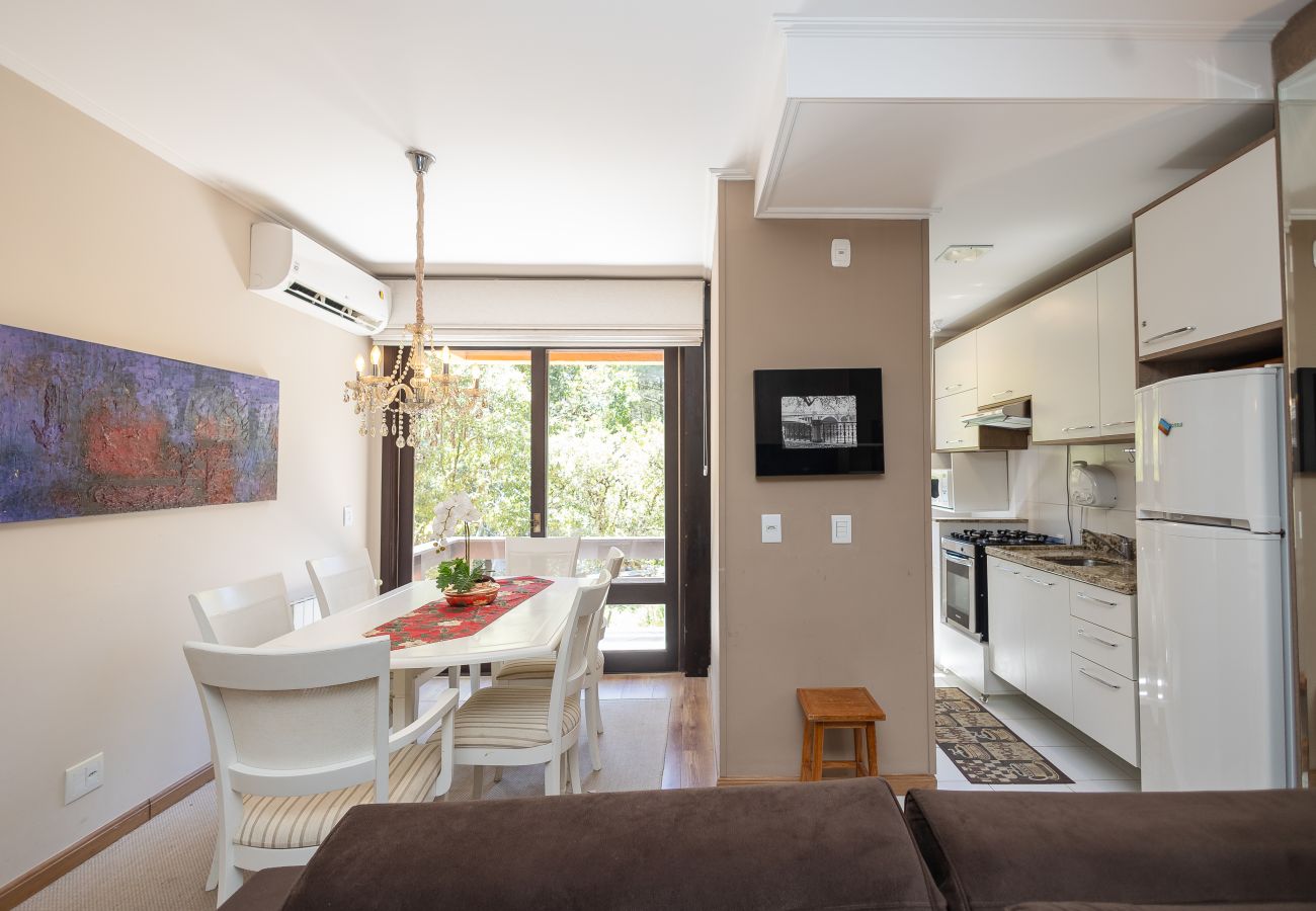 Apartamento em Gramado - Ap 2 quartos (1 suite com banheira) a 1km da R Coberta