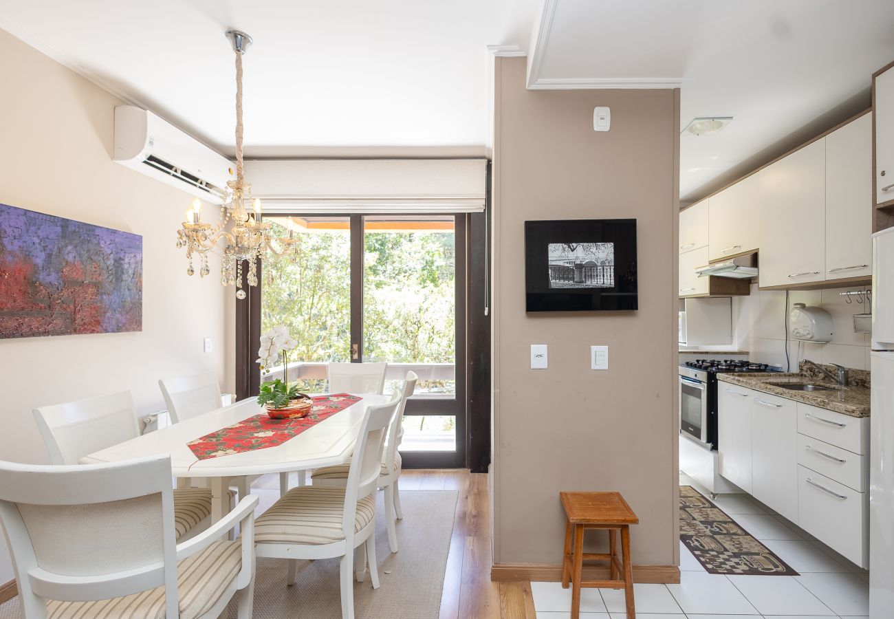 Apartamento em Gramado - Ap 2 quartos (1 suite com banheira) a 1km da R Coberta