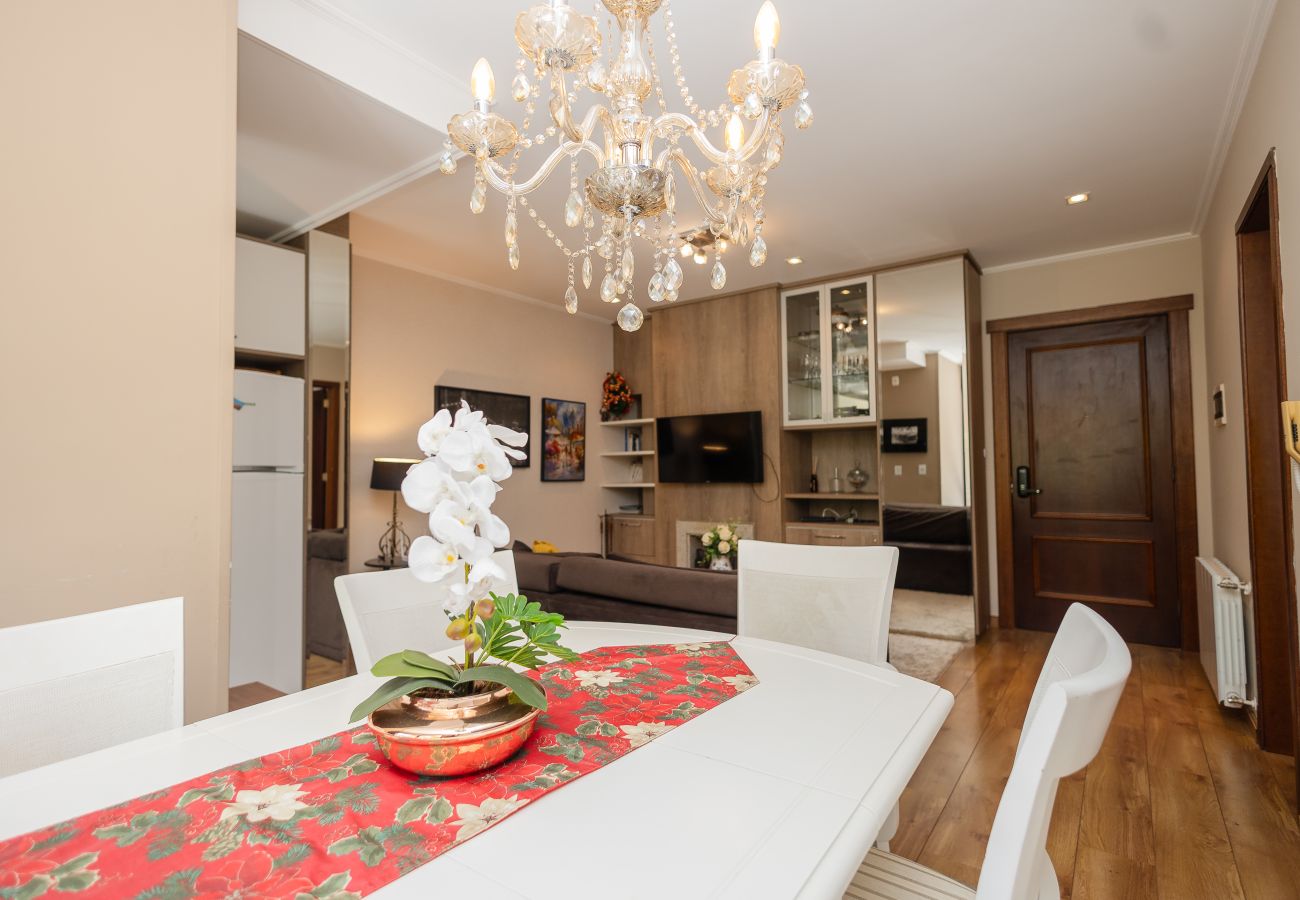 Apartamento em Gramado - Ap 2 quartos (1 suite com banheira) a 1km da R Coberta