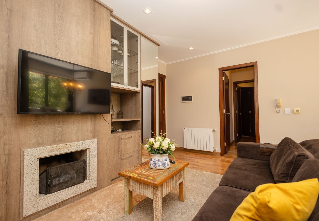 Apartamento em Gramado - Ap 2 quartos (1 suite com banheira) a 1km da R Coberta