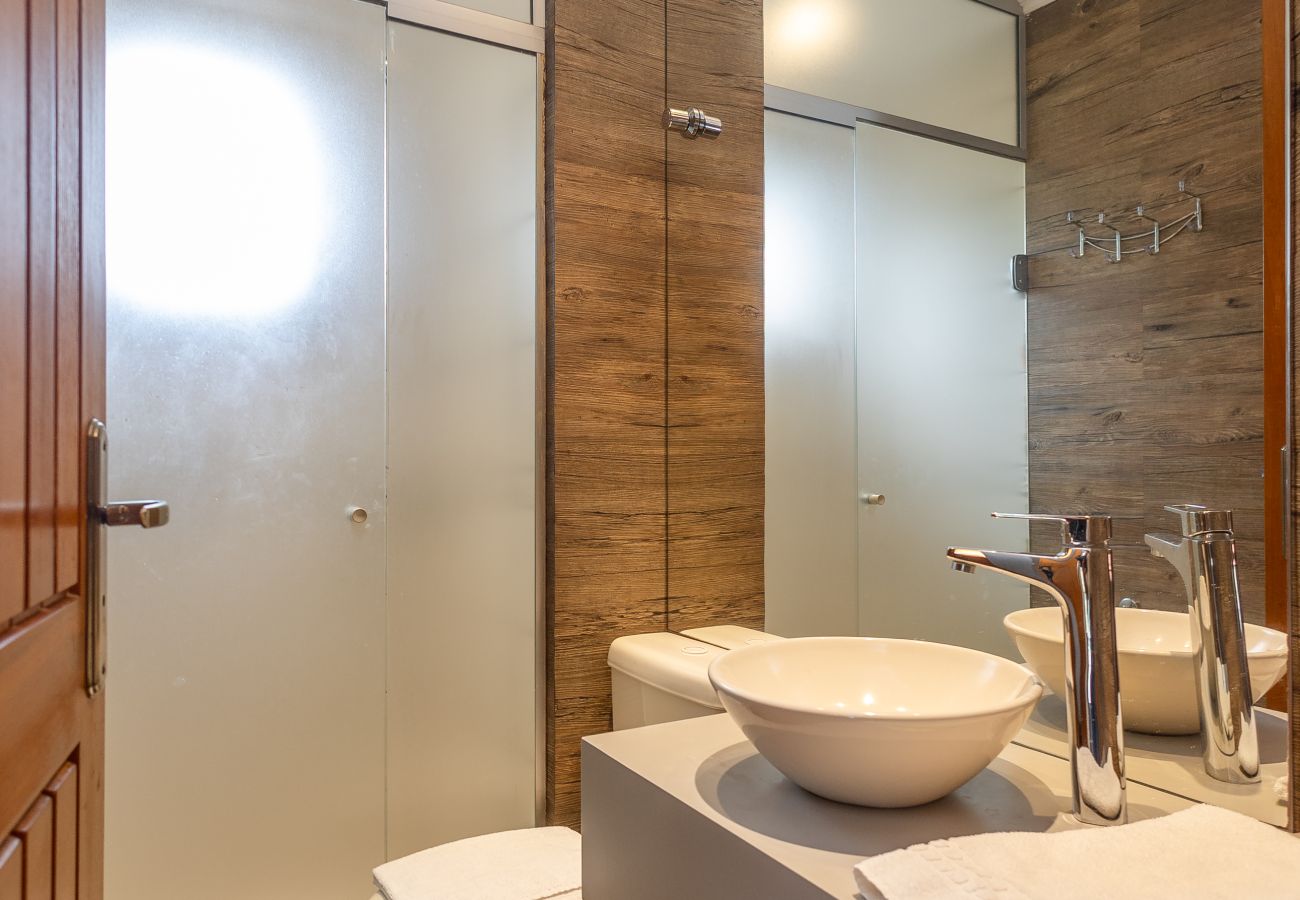 Apartamento em Gramado - Ap acolhedor na esq do Lago Joaquina (2 suites)