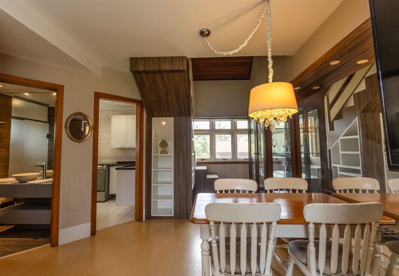 Apartamento em Gramado - Ap acolhedor na esq do Lago Joaquina (2 suites)