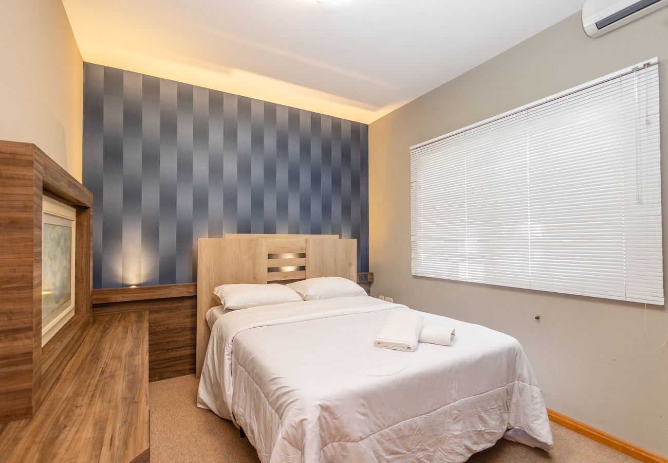 Apartamento em Gramado - Ap acolhedor na esq do Lago Joaquina (2 suites)