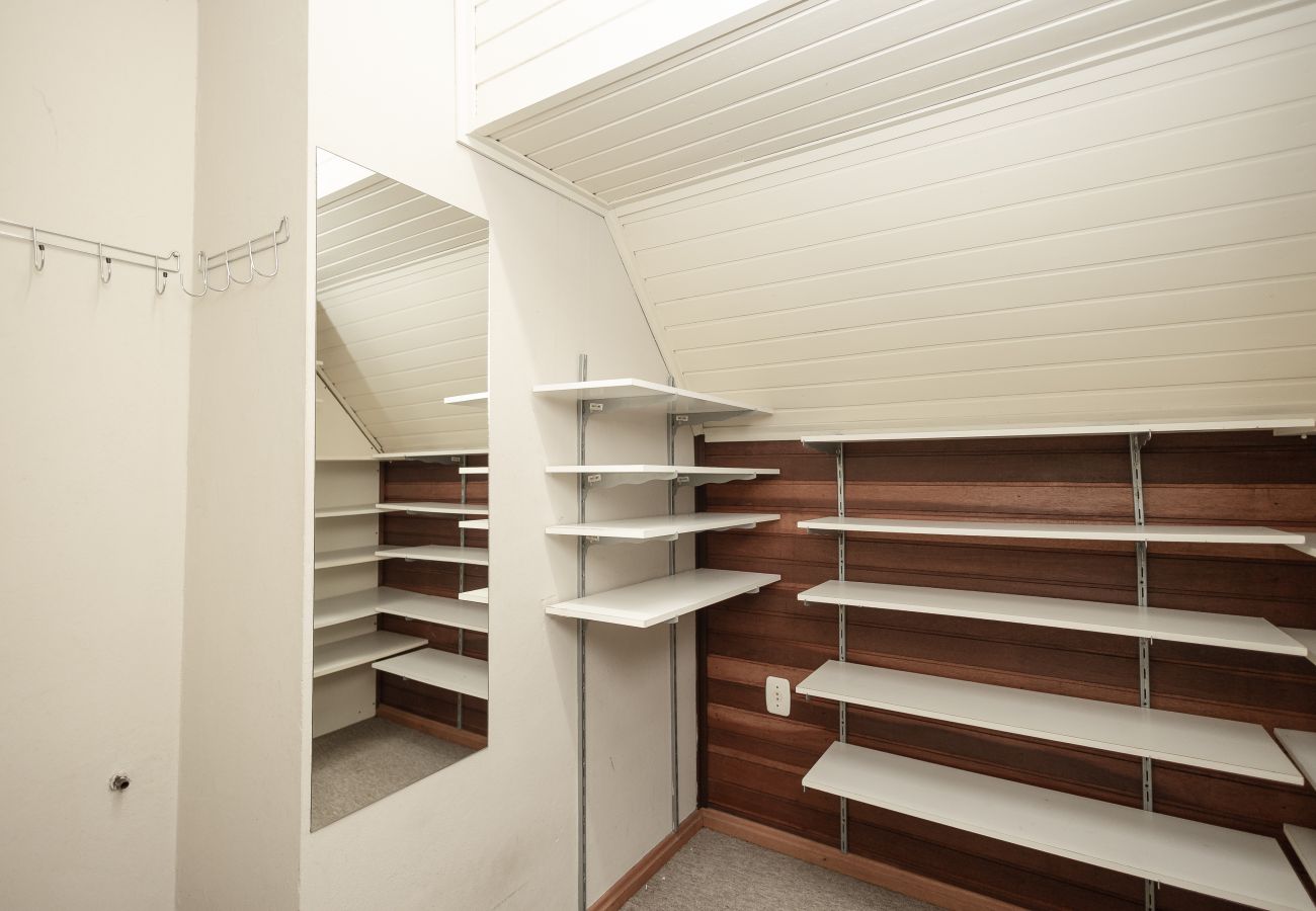 Apartamento em Gramado - Ap acolhedor na esq do Lago Joaquina (2 suites)