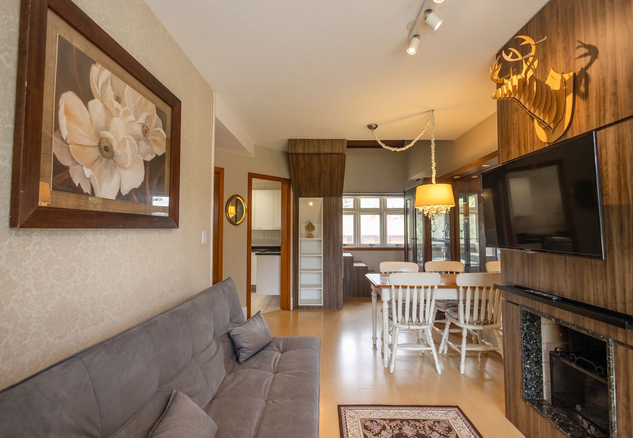 Apartamento em Gramado - Ap acolhedor na esq do Lago Joaquina (2 suites)