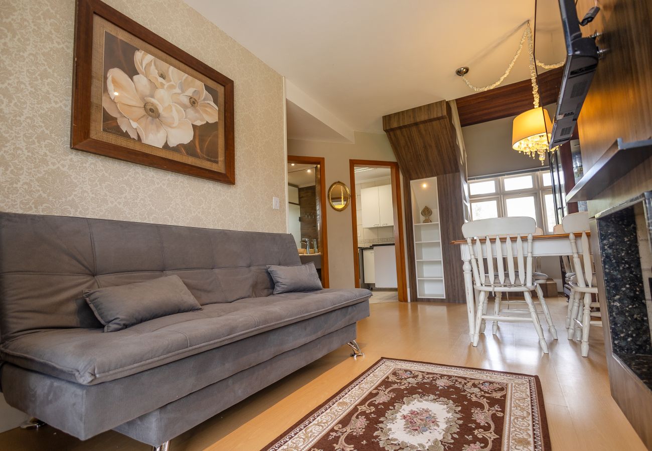 Apartamento em Gramado - Ap acolhedor na esq do Lago Joaquina (2 suites)