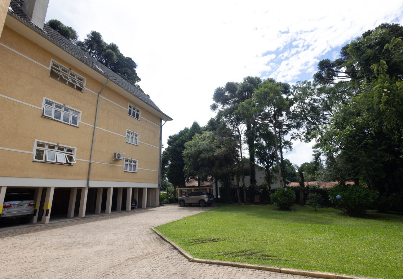 Apartamento em Gramado - Ap acolhedor na esq do Lago Joaquina (2 suites)