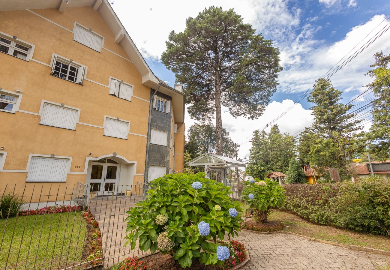 Apartamento em Gramado - Ap acolhedor na esq do Lago Joaquina (2 suites)