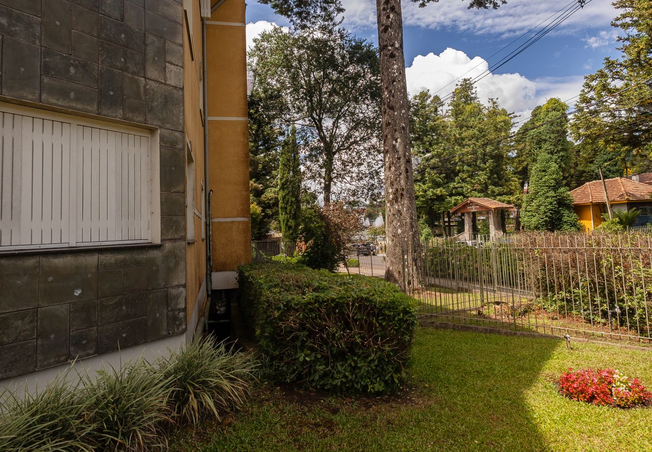 Apartamento em Gramado - Ap acolhedor na esq do Lago Joaquina (2 suites)