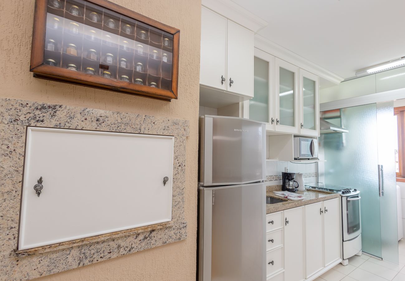 Apartamento em Gramado - Ap 3D na av Borges de Medeiros (3 banheiros, 2 vagas)