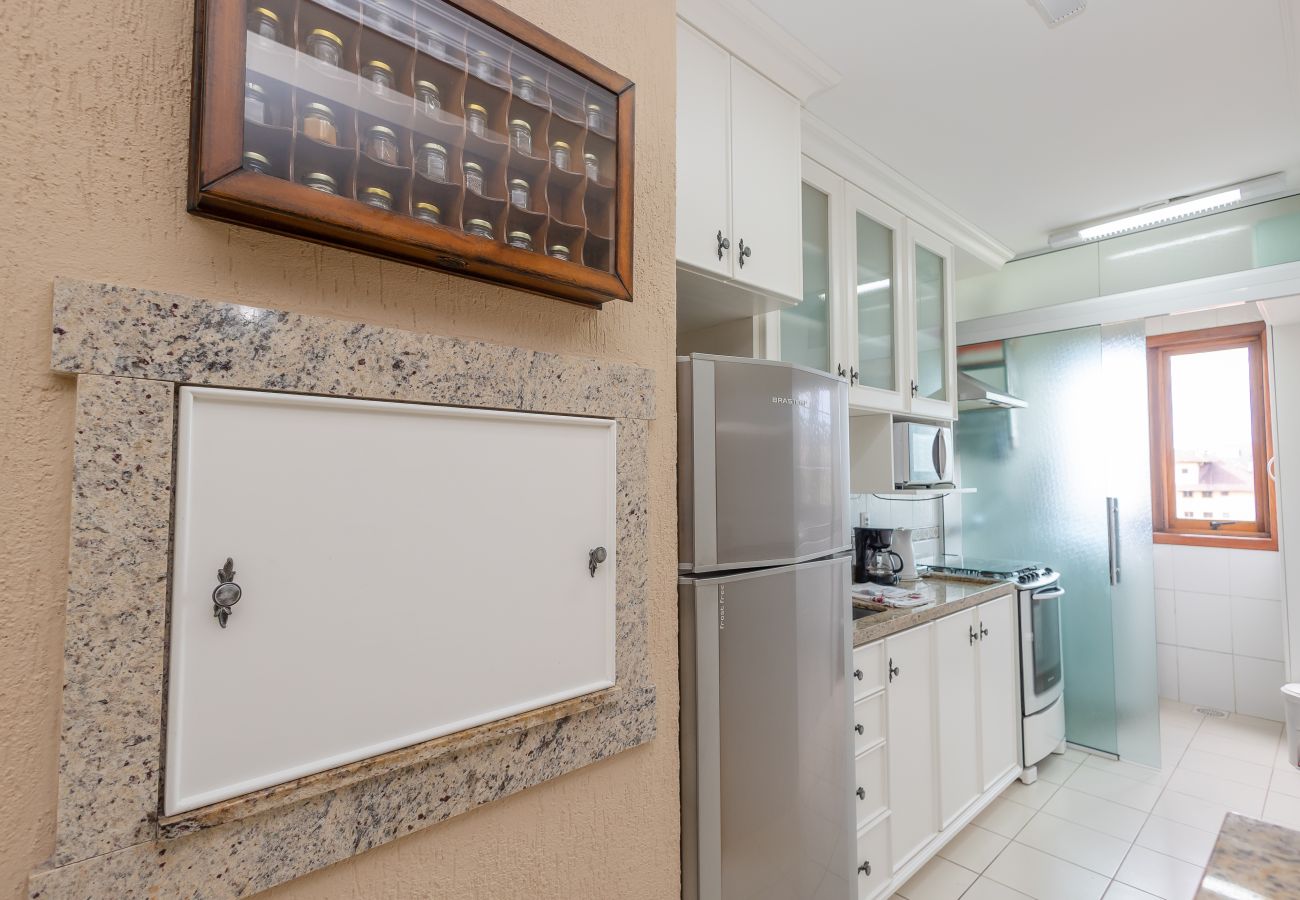 Apartamento em Gramado - Ap 3D na av Borges de Medeiros (3 banheiros, 2 vagas)