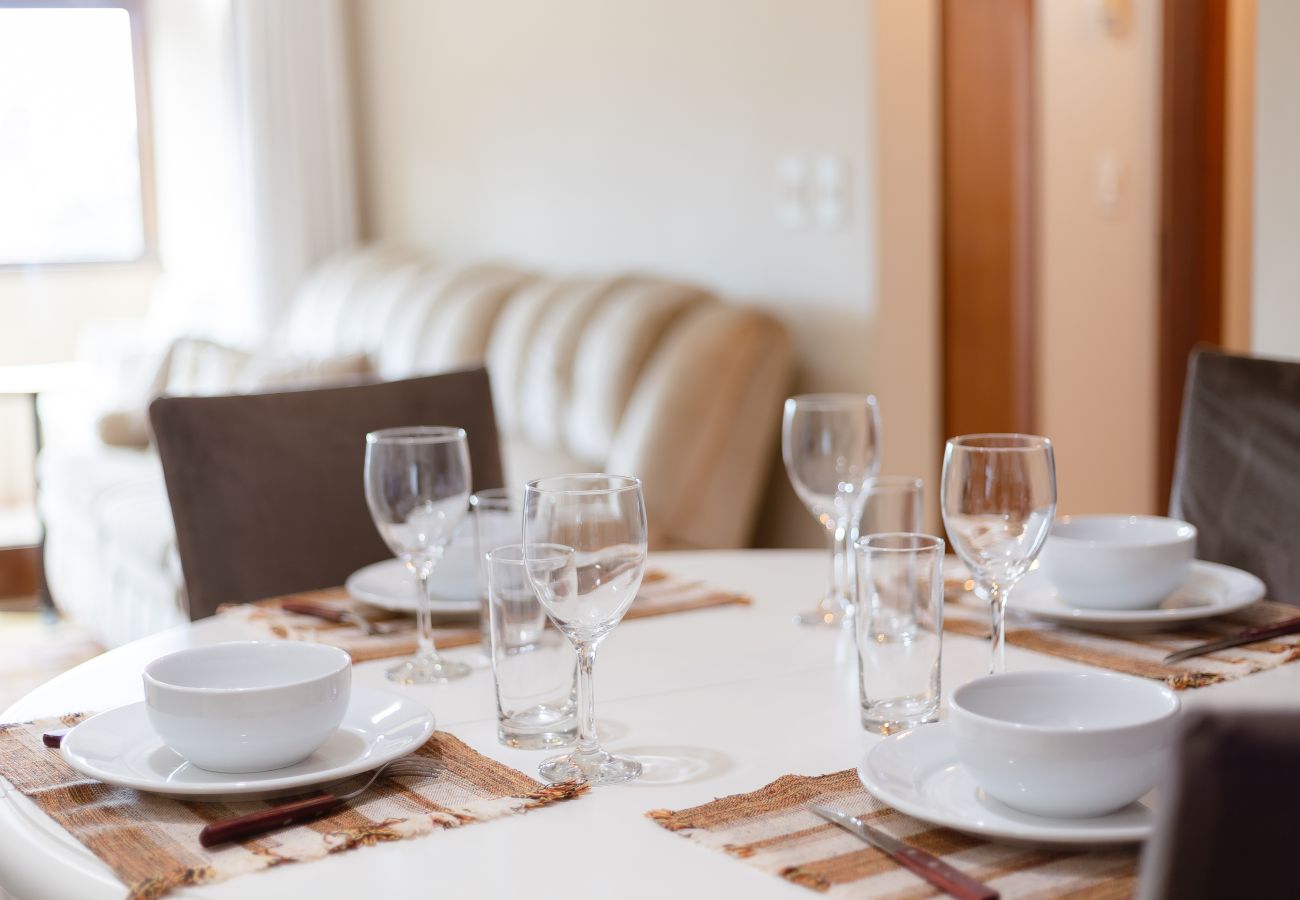 Apartamento em Gramado - Ap 3D na av Borges de Medeiros (3 banheiros, 2 vagas)