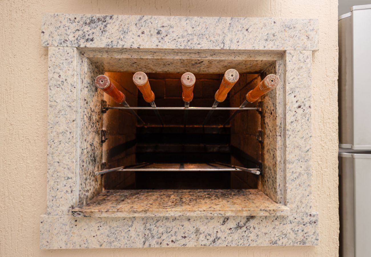 Apartamento em Gramado - Ap 3D na av Borges de Medeiros (3 banheiros, 2 vagas)