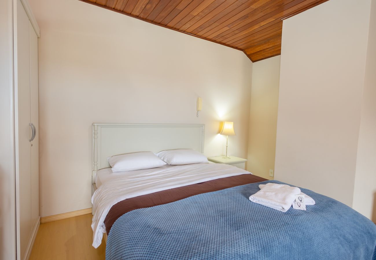 Apartamento em Gramado - Ap 3D na av Borges de Medeiros (3 banheiros, 2 vagas)