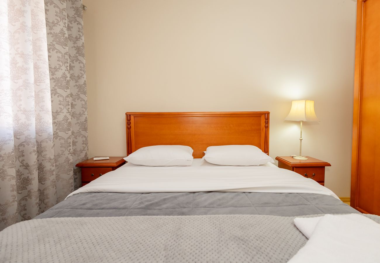 Apartamento em Gramado - Ap 3D na av Borges de Medeiros (3 banheiros, 2 vagas)