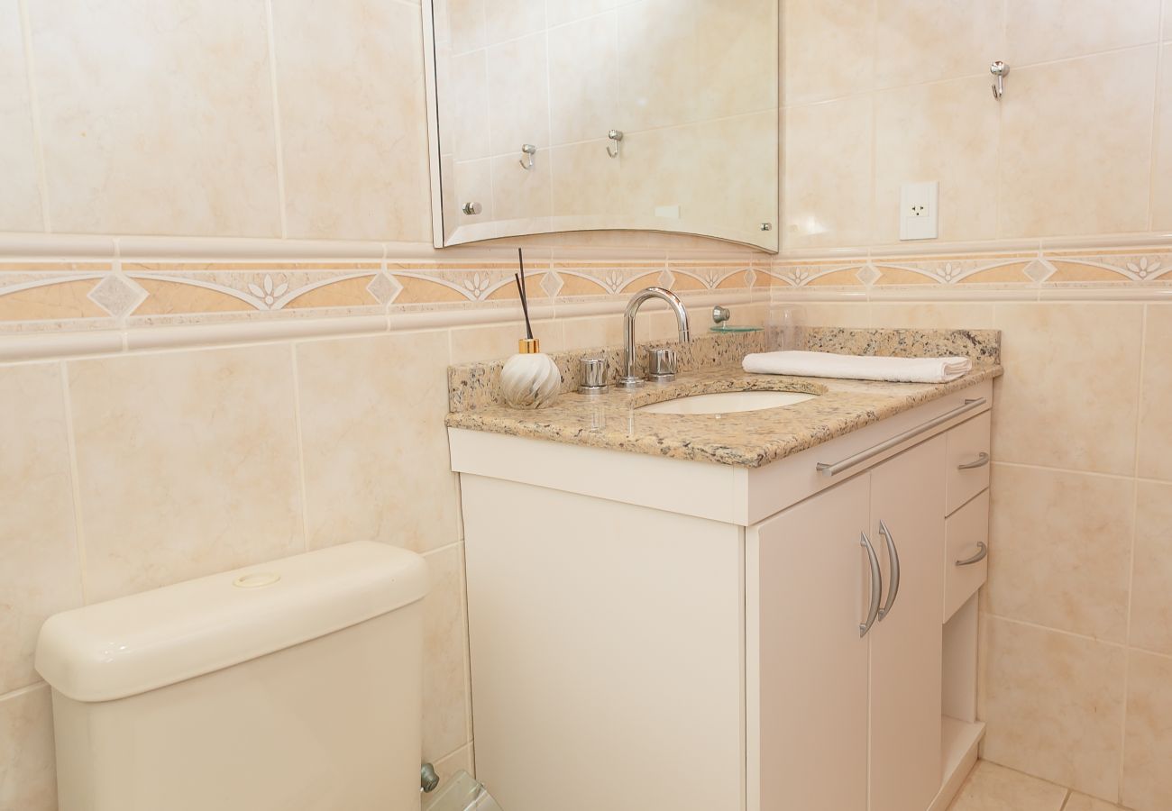 Apartamento em Gramado - Ap 3D na av Borges de Medeiros (3 banheiros, 2 vagas)