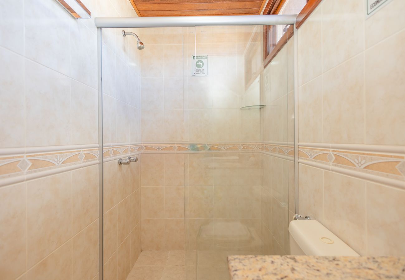 Apartamento em Gramado - Ap 3D na av Borges de Medeiros (3 banheiros, 2 vagas)