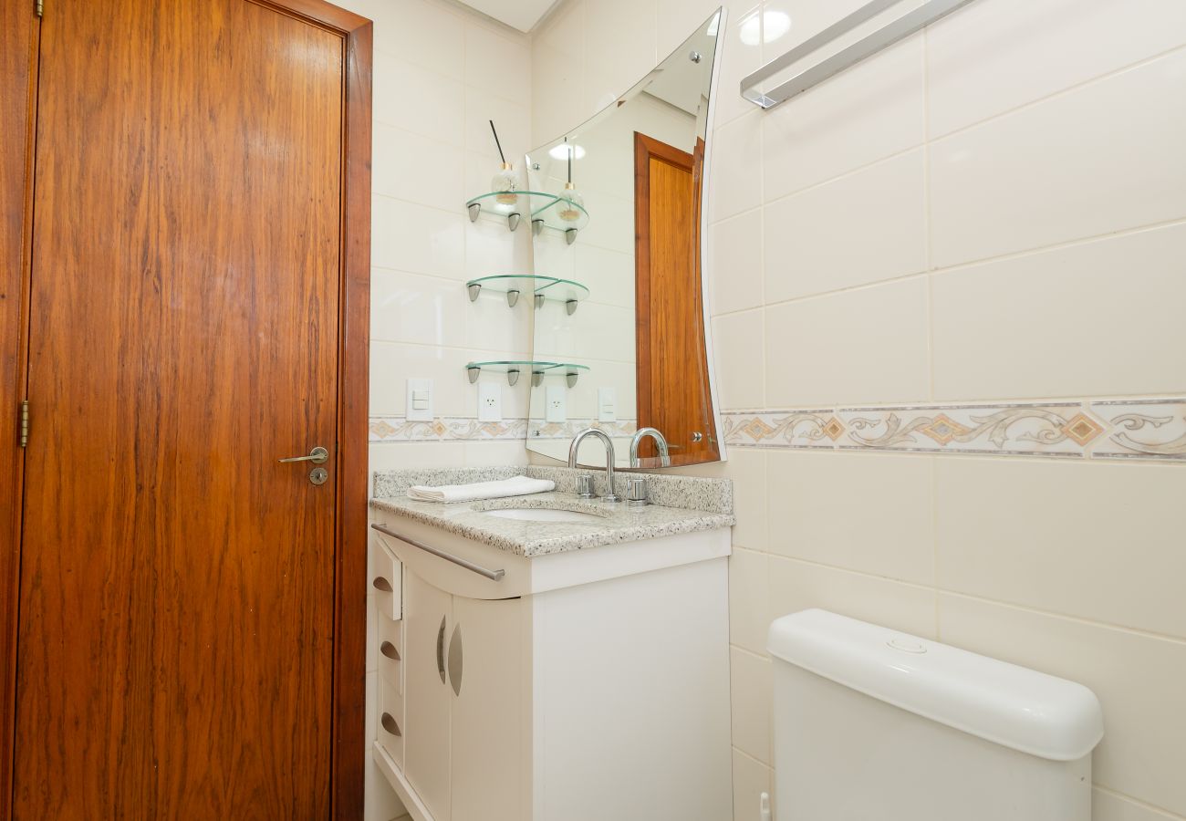 Apartamento em Gramado - Ap 3D na av Borges de Medeiros (3 banheiros, 2 vagas)