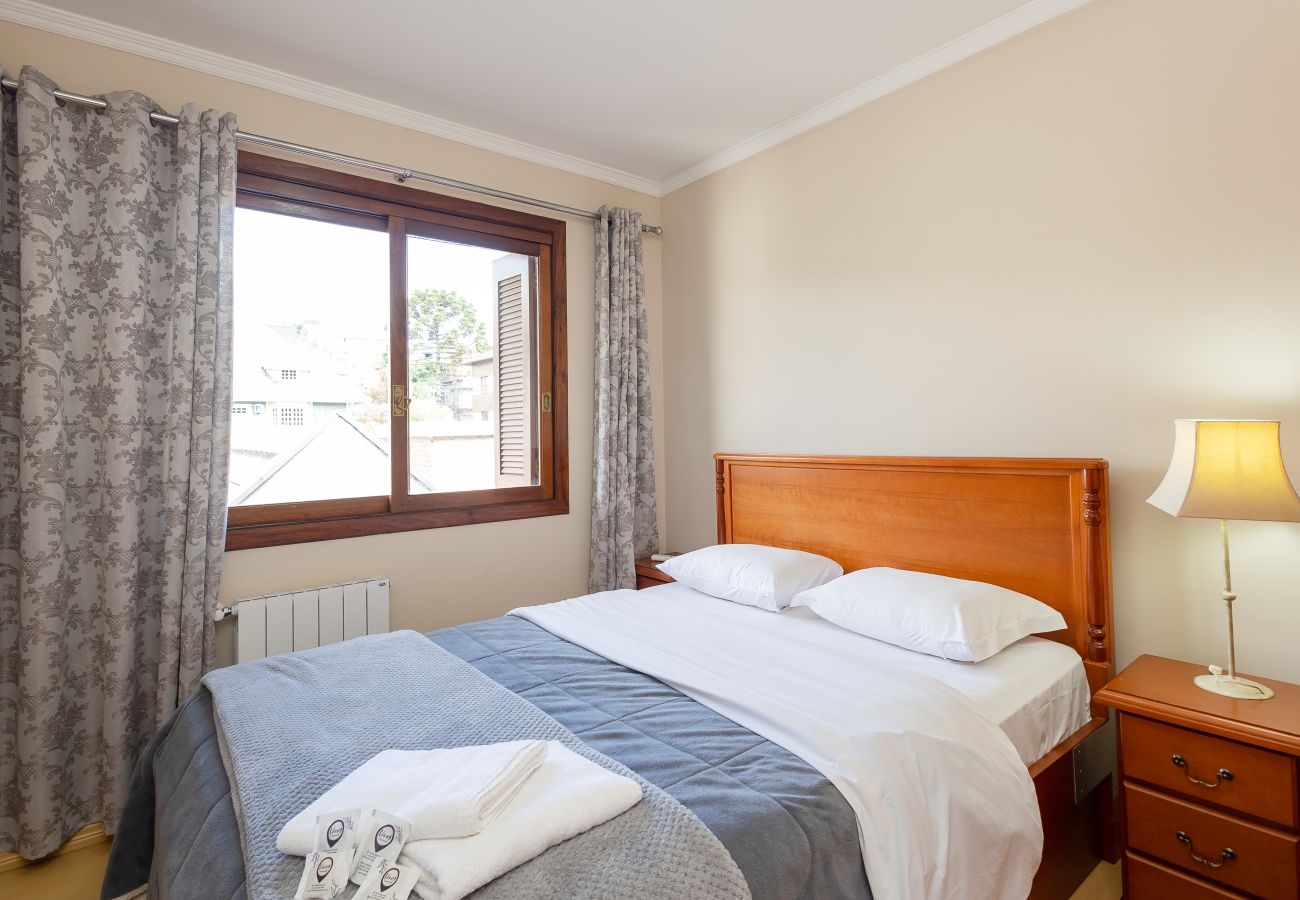 Apartamento em Gramado - Ap 3D na av Borges de Medeiros (3 banheiros, 2 vagas)