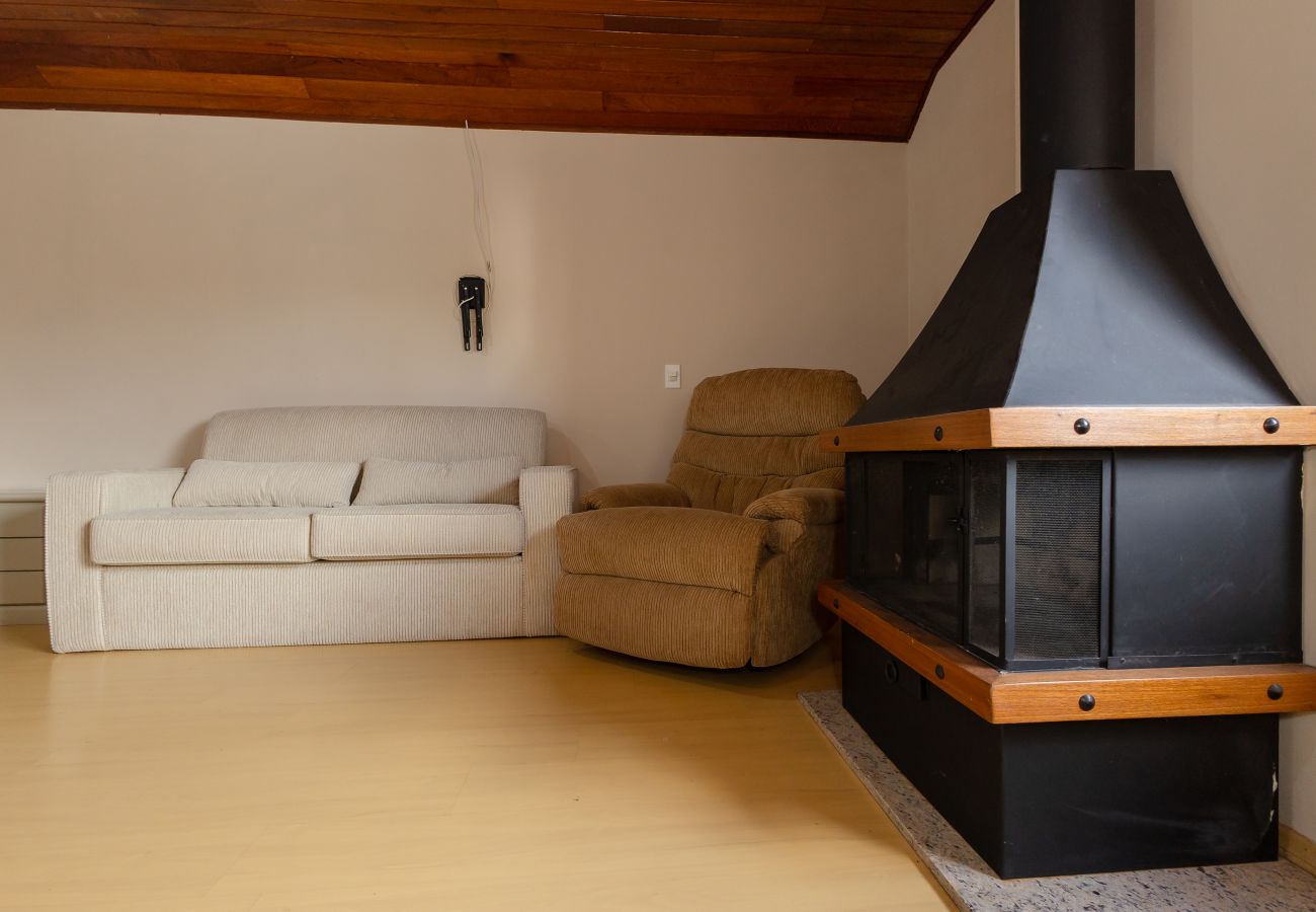 Apartamento em Gramado - Ap 3D na av Borges de Medeiros (3 banheiros, 2 vagas)