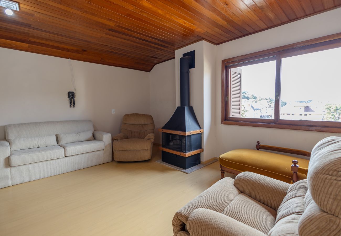 Apartamento em Gramado - Ap 3D na av Borges de Medeiros (3 banheiros, 2 vagas)