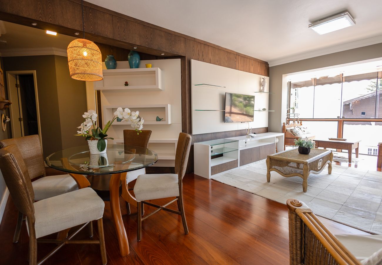 Apartamento em Gramado - Disfrute o centro sem carro! 4 quartos a 60m da Rua Coberta! 