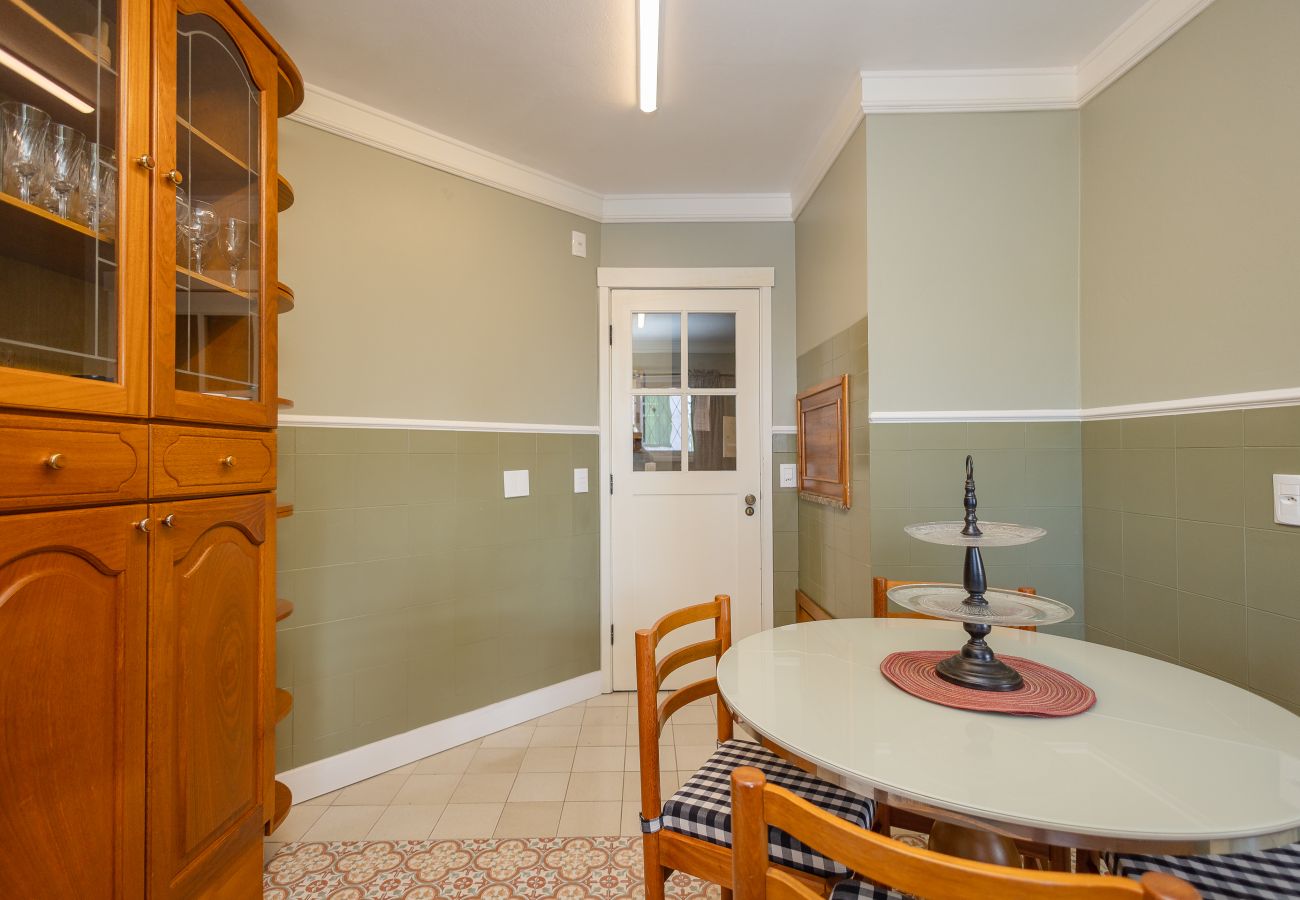 Apartamento em Gramado - Disfrute o centro sem carro! 4 quartos a 60m da Rua Coberta! 