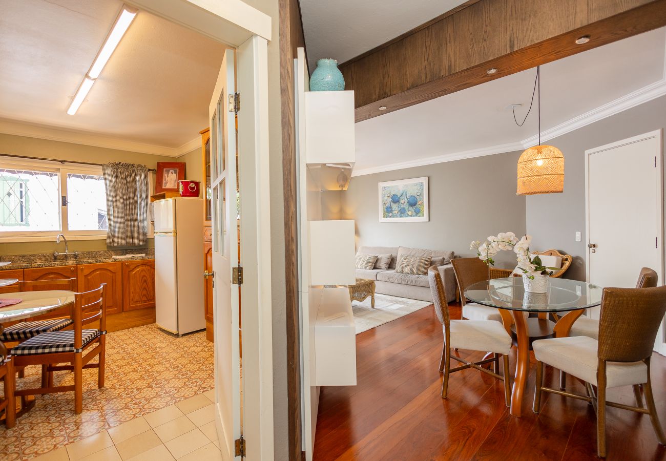 Apartamento em Gramado - Disfrute o centro sem carro! 4 quartos a 60m da Rua Coberta! 