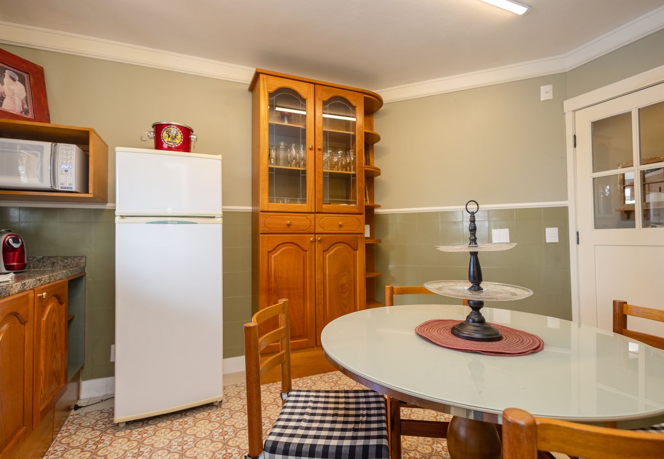 Apartamento em Gramado - Disfrute o centro sem carro! 4 quartos a 60m da Rua Coberta! 