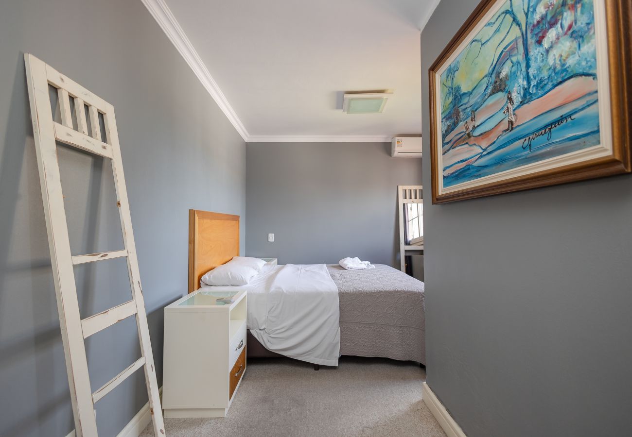 Apartamento em Gramado - Disfrute o centro sem carro! 4 quartos a 60m da Rua Coberta! 