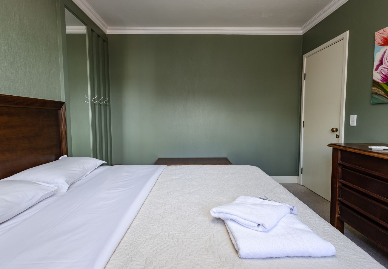 Apartamento em Gramado - Disfrute o centro sem carro! 4 quartos a 60m da Rua Coberta! 