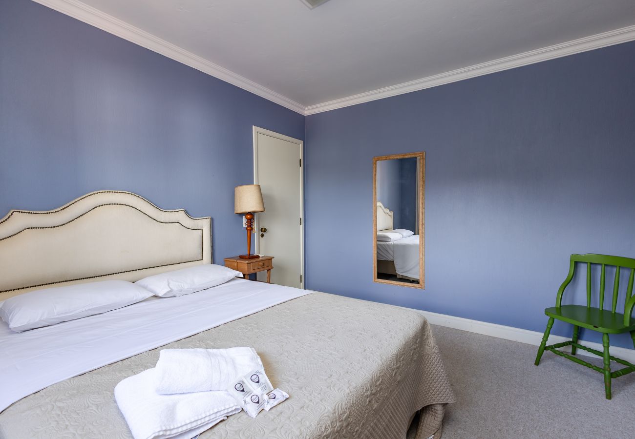 Apartamento em Gramado - Disfrute o centro sem carro! 4 quartos a 60m da Rua Coberta! 