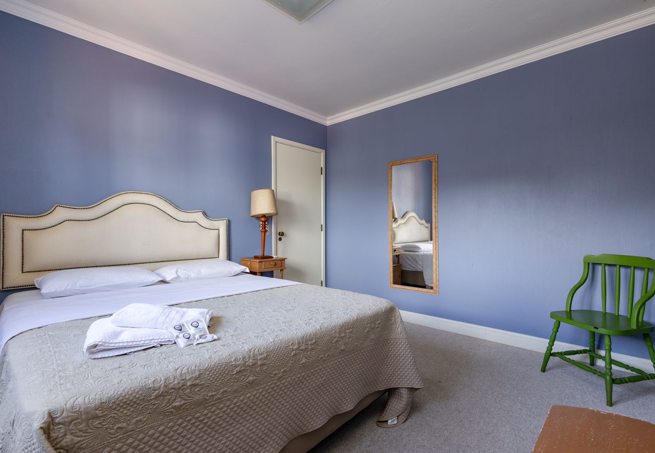 Apartamento em Gramado - Disfrute o centro sem carro! 4 quartos a 60m da Rua Coberta! 