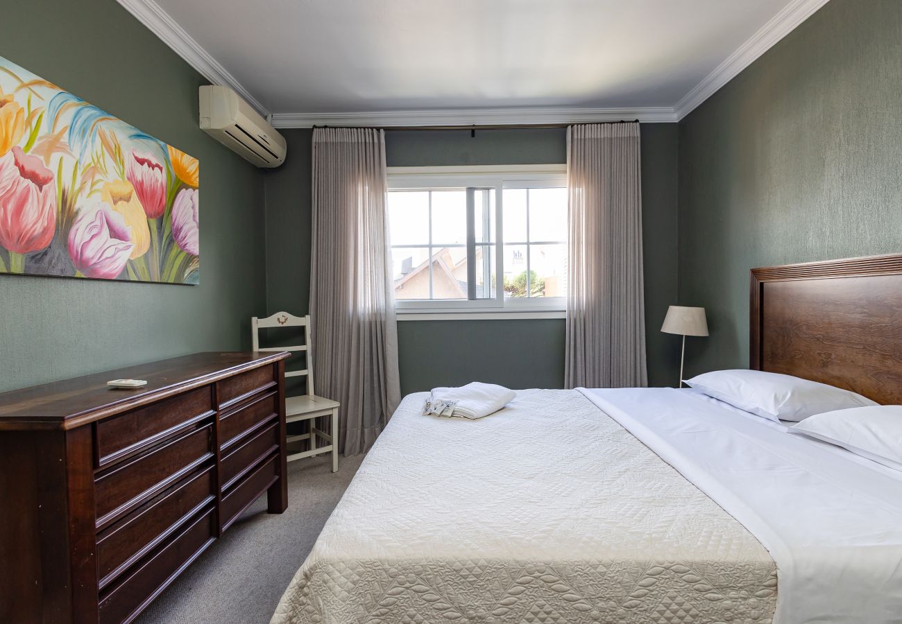 Apartamento em Gramado - Disfrute o centro sem carro! 4 quartos a 60m da Rua Coberta! 