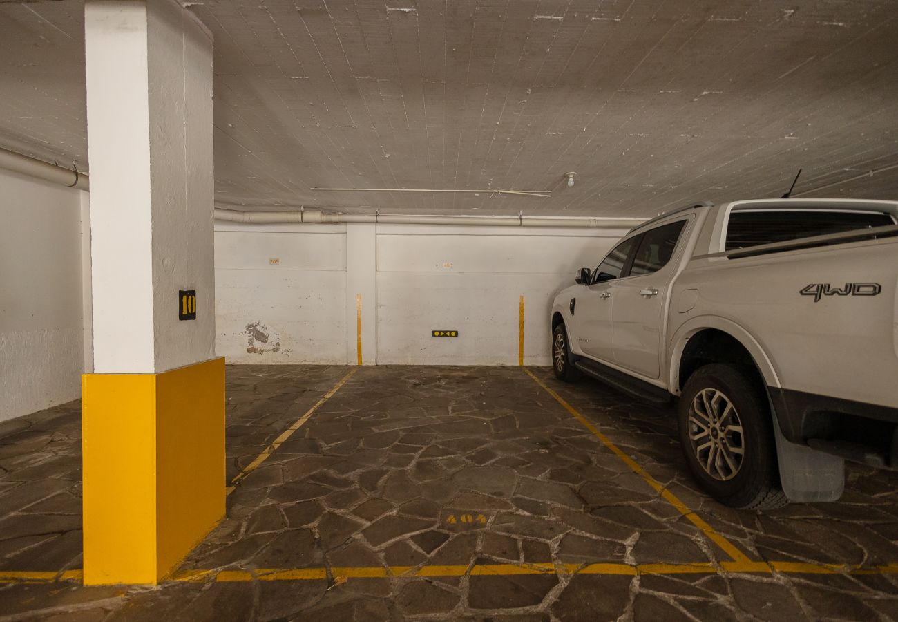 Apartamento em Gramado - Disfrute o centro sem carro! 4 quartos a 60m da Rua Coberta! 