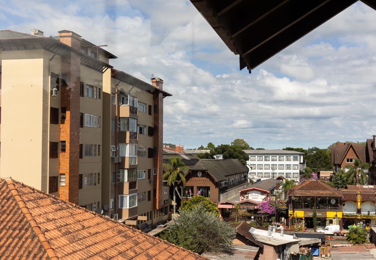 Apartamento em Gramado - Disfrute o centro sem carro! 4 quartos a 60m da Rua Coberta! 