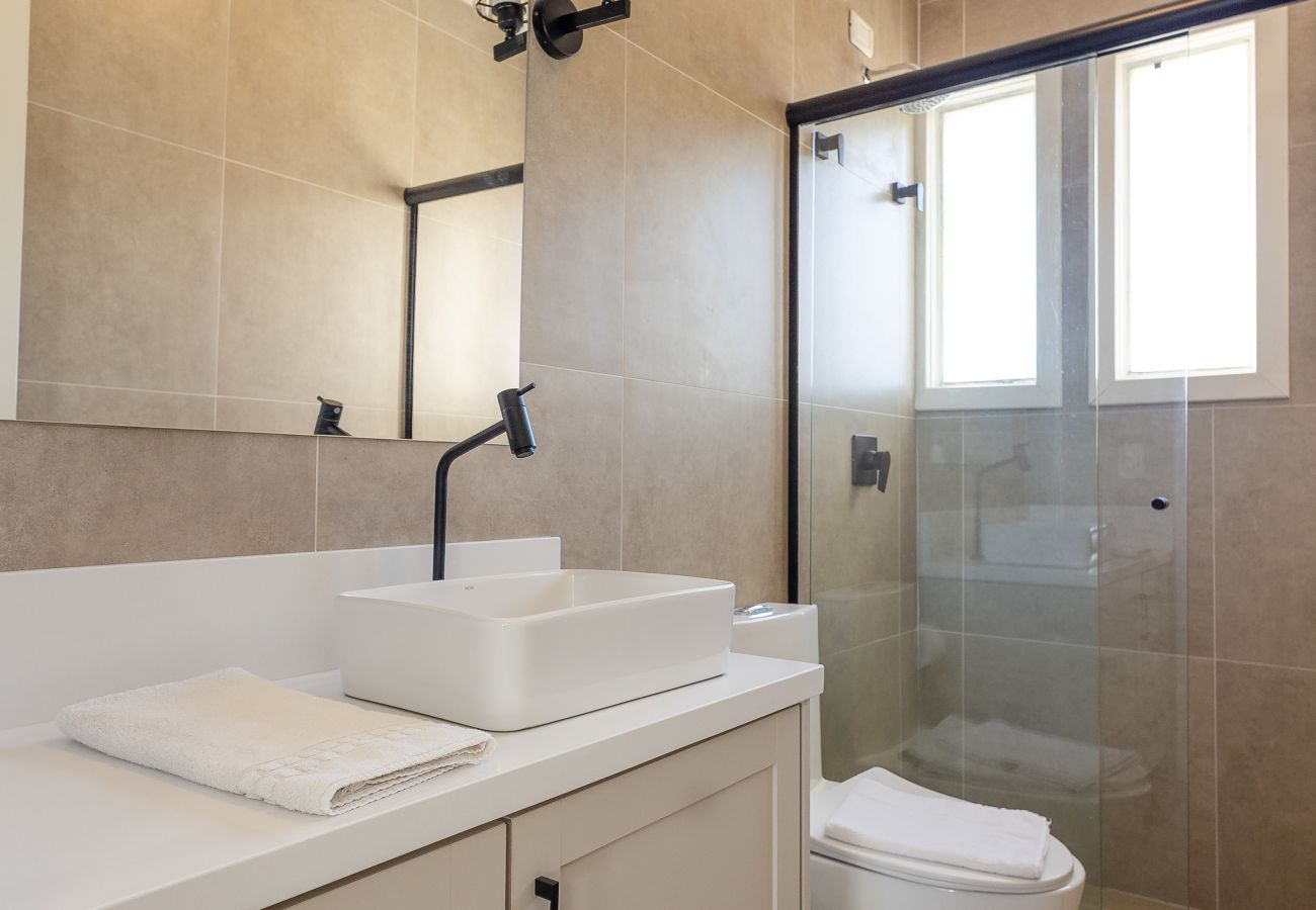 Apartamento em Gramado - Desfrute o centro sem carro! 4 quartos a 60m da Rua Coberta! 