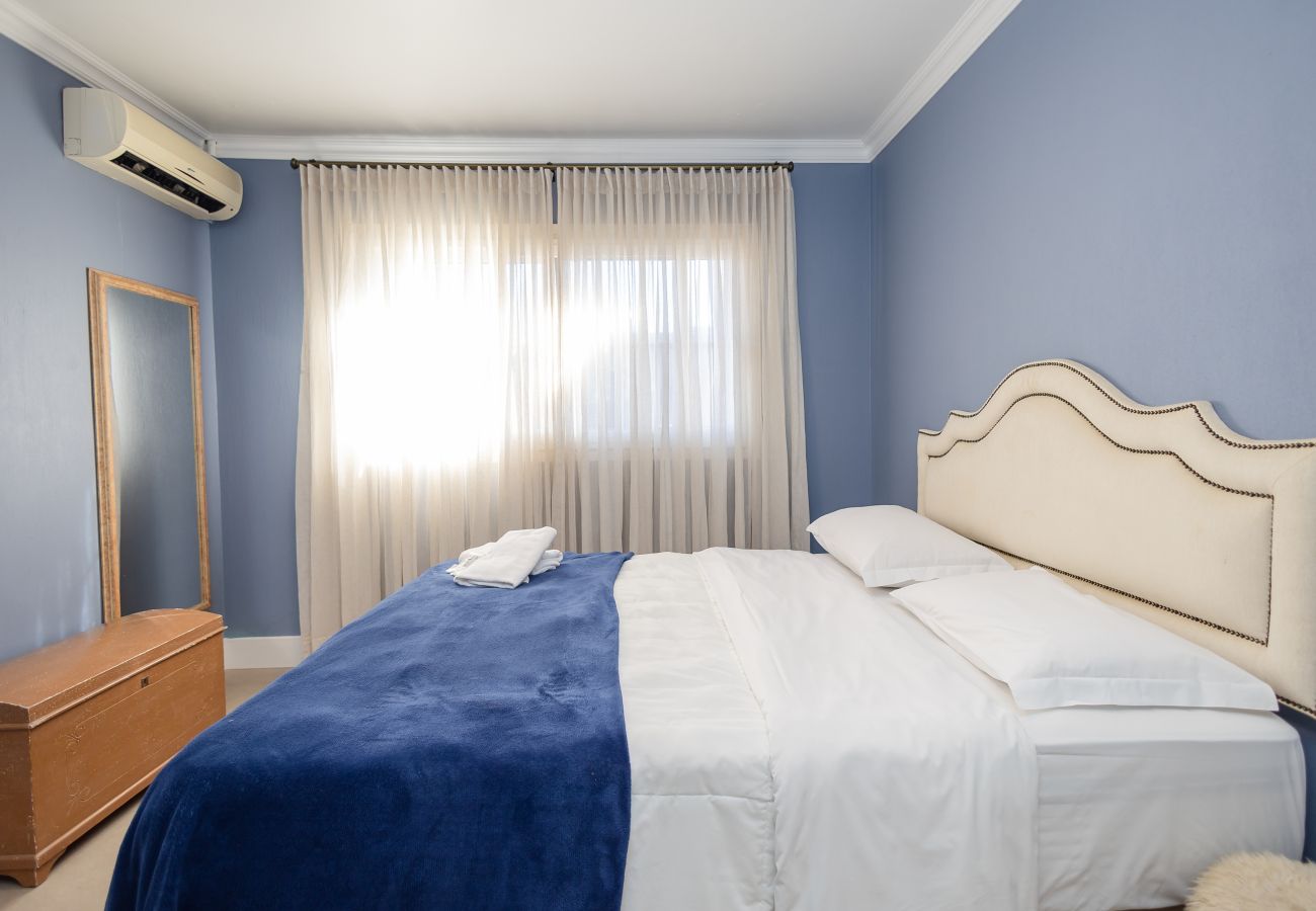 Apartamento em Gramado - Desfrute o centro sem carro! 4 quartos a 60m da Rua Coberta! 
