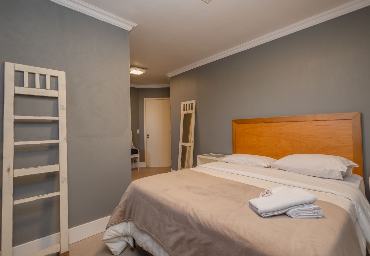 Apartamento em Gramado - Desfrute o centro sem carro! 4 quartos a 60m da Rua Coberta! 